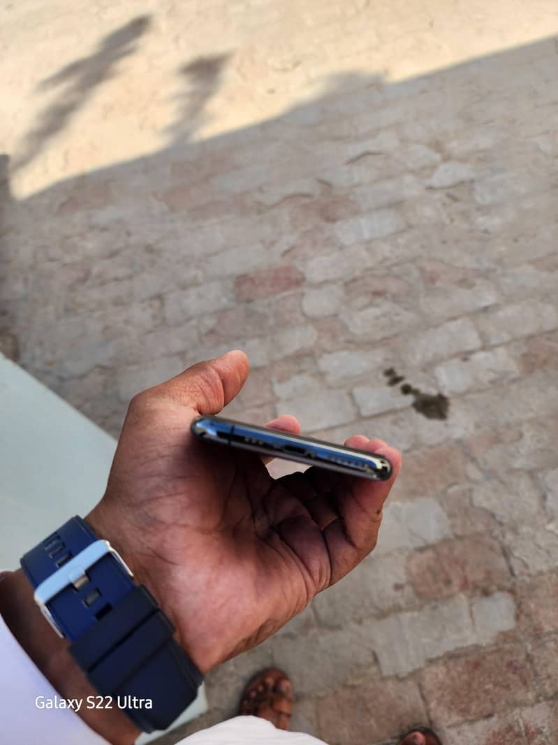 Apple iPhone 11 Pro 9