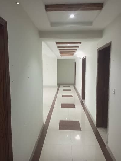 10 MARLA 3 BEDROOMS APARTMENT AVAILABLE FOR RENT