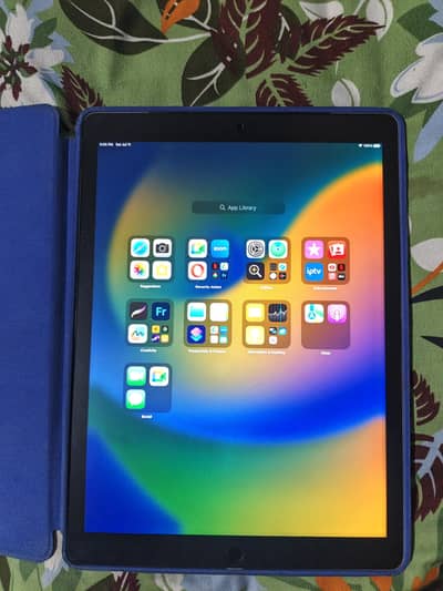 ipad pro 12.9 inch. . with back cover urgent sale.