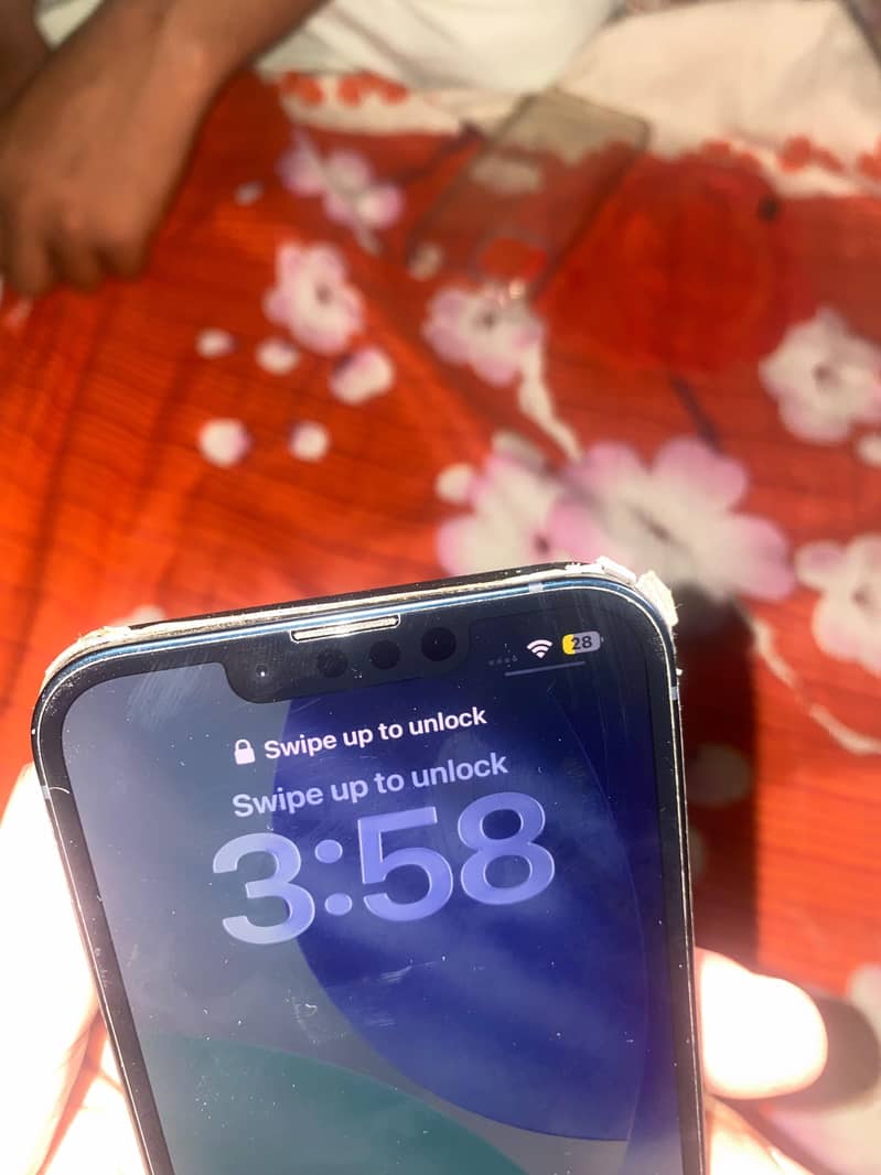 Apple iPhone 13 2