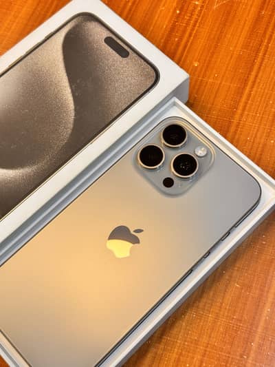 Apple iPhone 15 Pro Max (512GB)