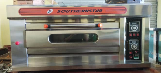 Almost brand new oven ,