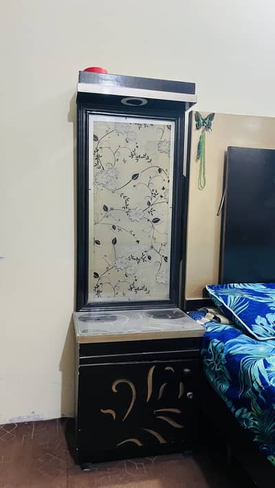 kingbad with 2side tables &Dressing tables without Mattresses