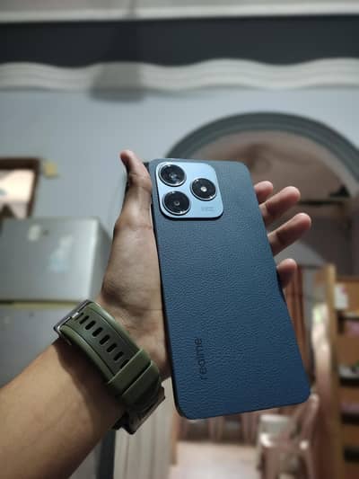 Realme C63