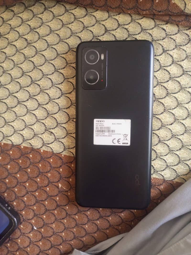 OPPO A76 0