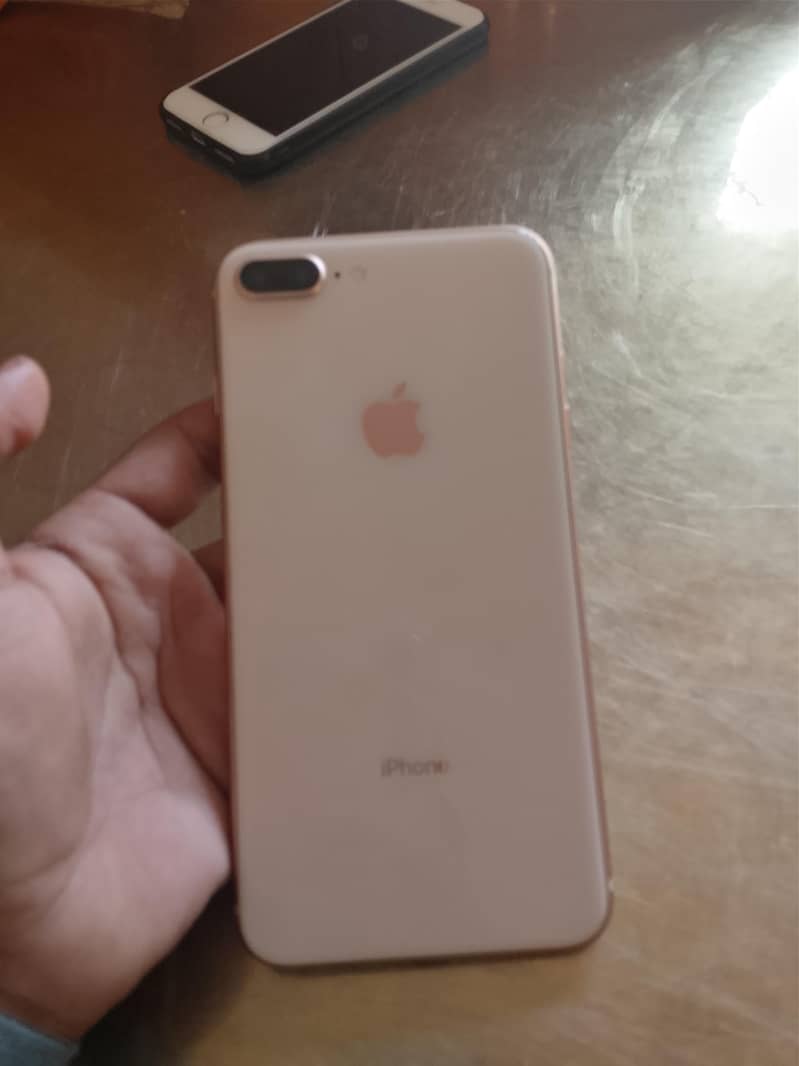 Apple iPhone 8 Plus 0