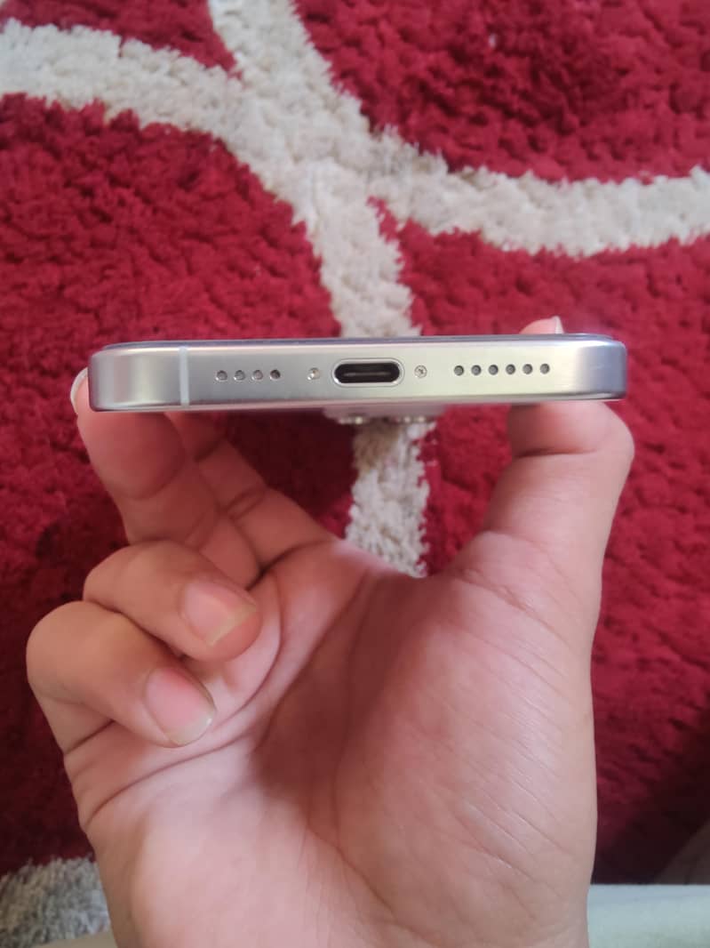 Apple iPhone 16 Pro Max 2