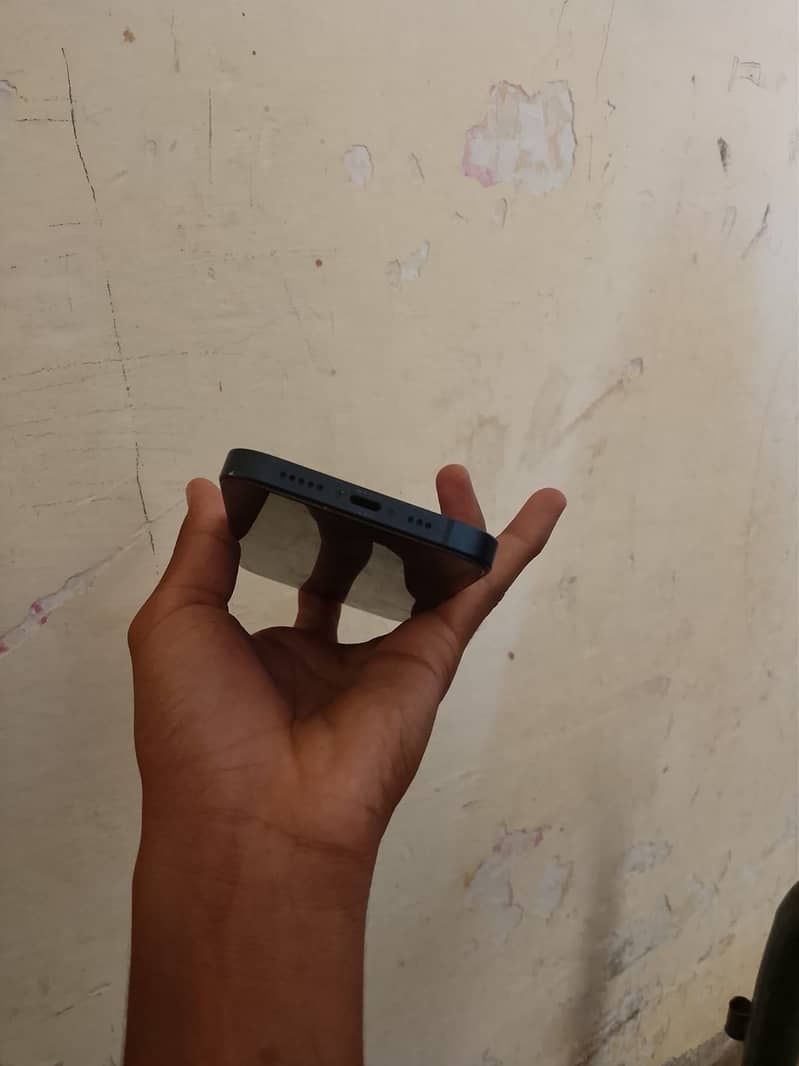 Apple iPhone 13 3