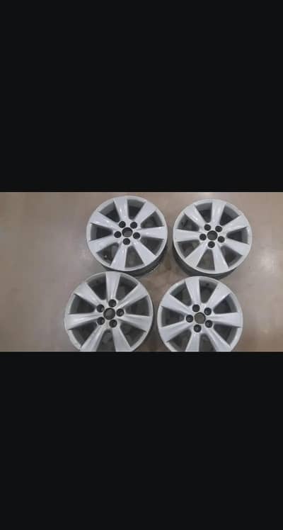 Toyota 1.8 original tyre rim set