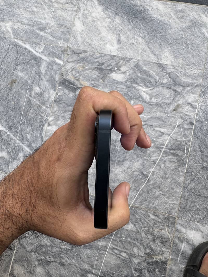 Apple iPhone 13 3