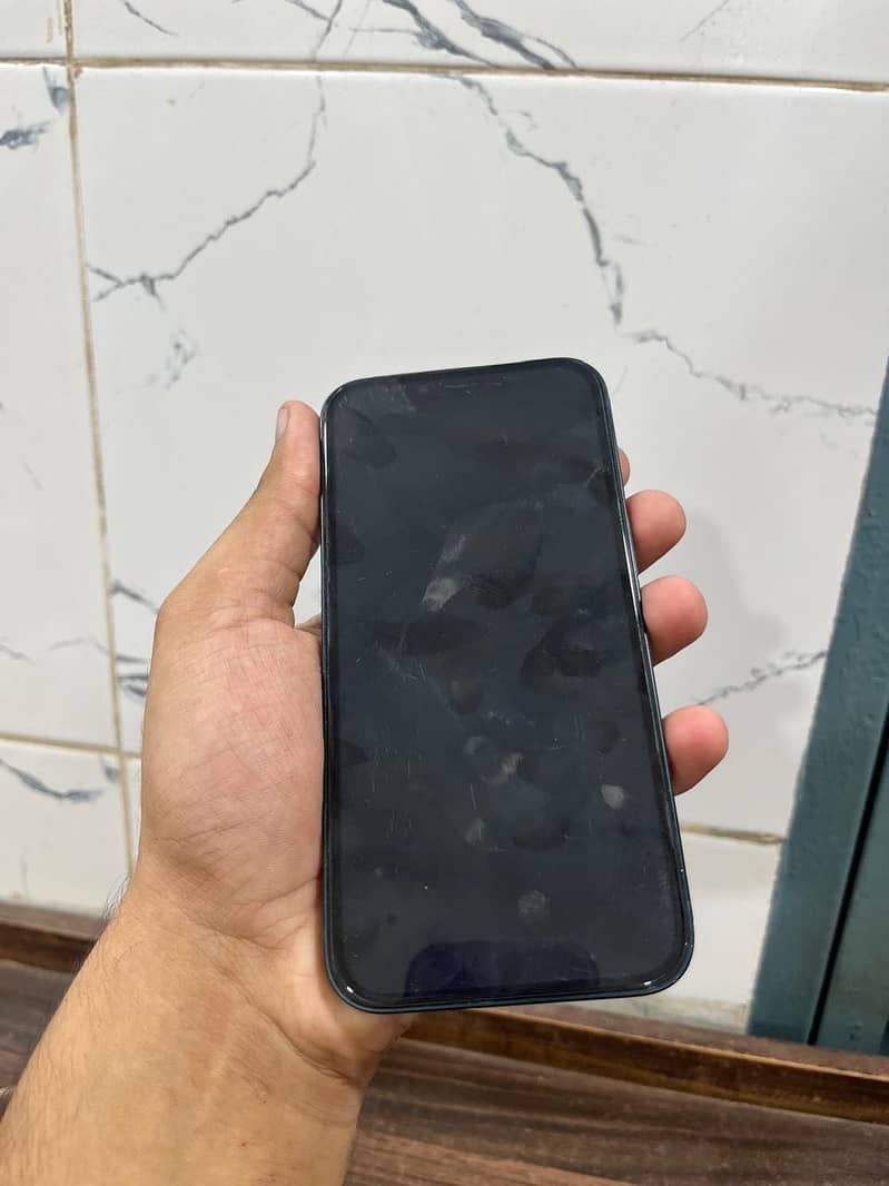 Apple iPhone 13 2