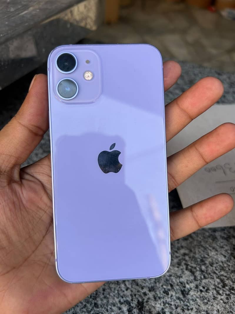 Apple iPhone 12 mini 6