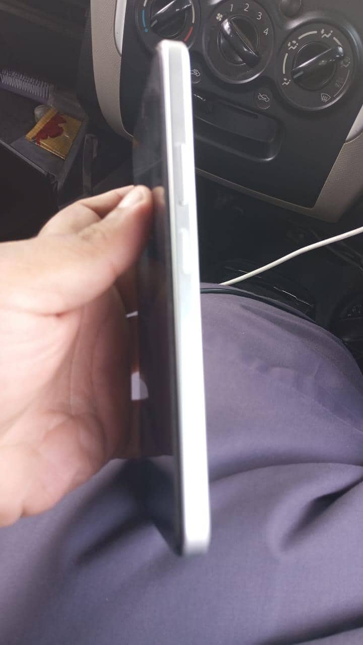 OPPO A6s 4