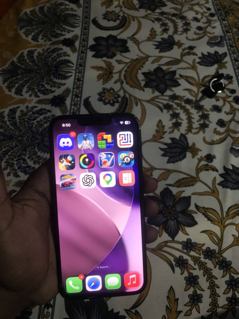 Apple iPhone 13 5
