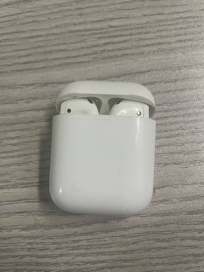 Apple AirPods 1st Generation – Original with Box