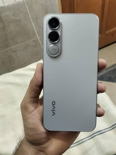 Vivo V70 FE 5G