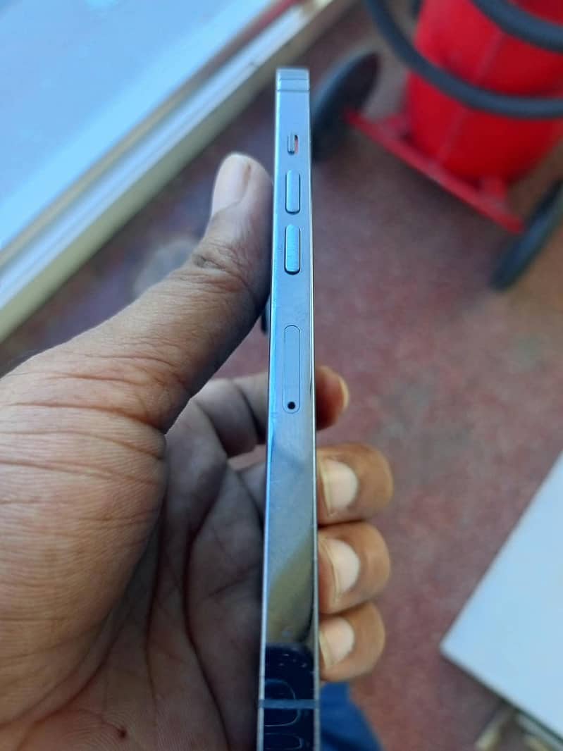 Apple iPhone 13 Pro 3