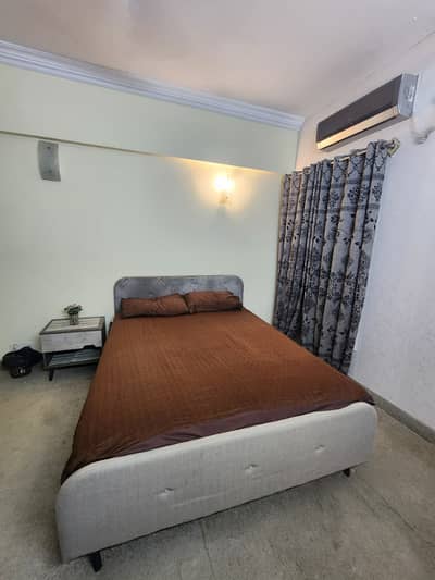 Vip Furnished room available in E11/4 for Single job holder Male