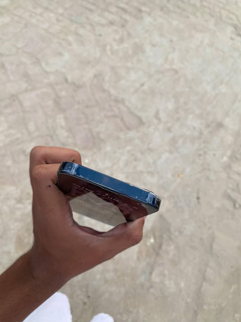 Apple iPhone 13 1