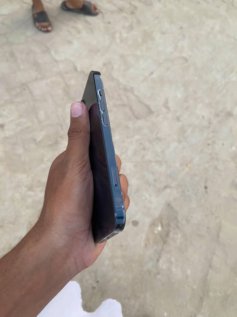 Apple iPhone 13 3
