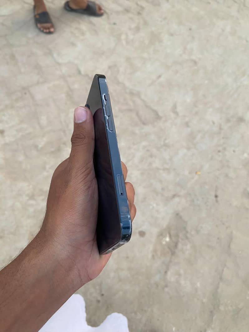 Apple iPhone 13 7