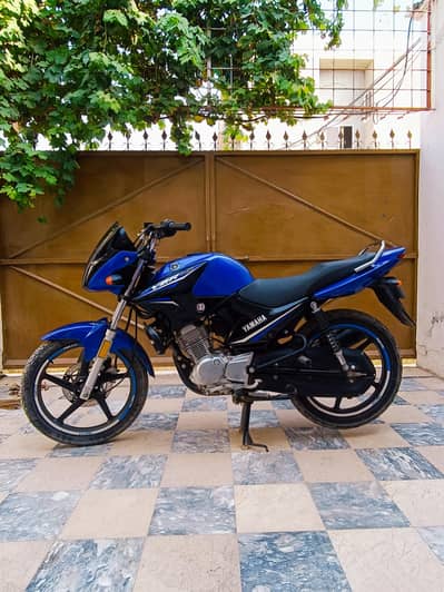 ybr 125  2023