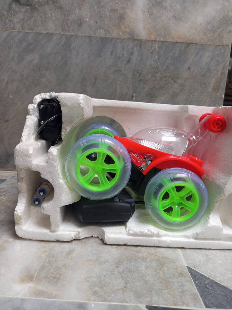 rechargeable big size remote control dancing car 2