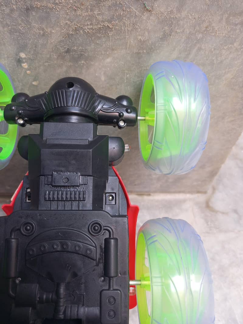 rechargeable big size remote control dancing car 3
