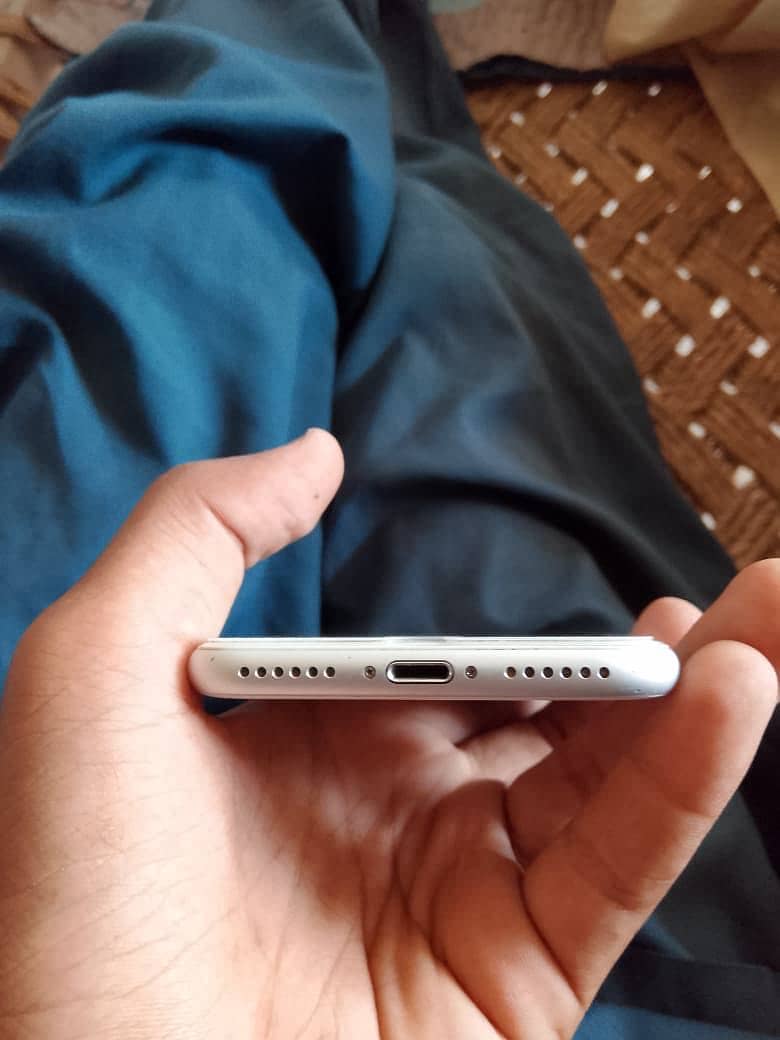 Apple iPhone 8 2