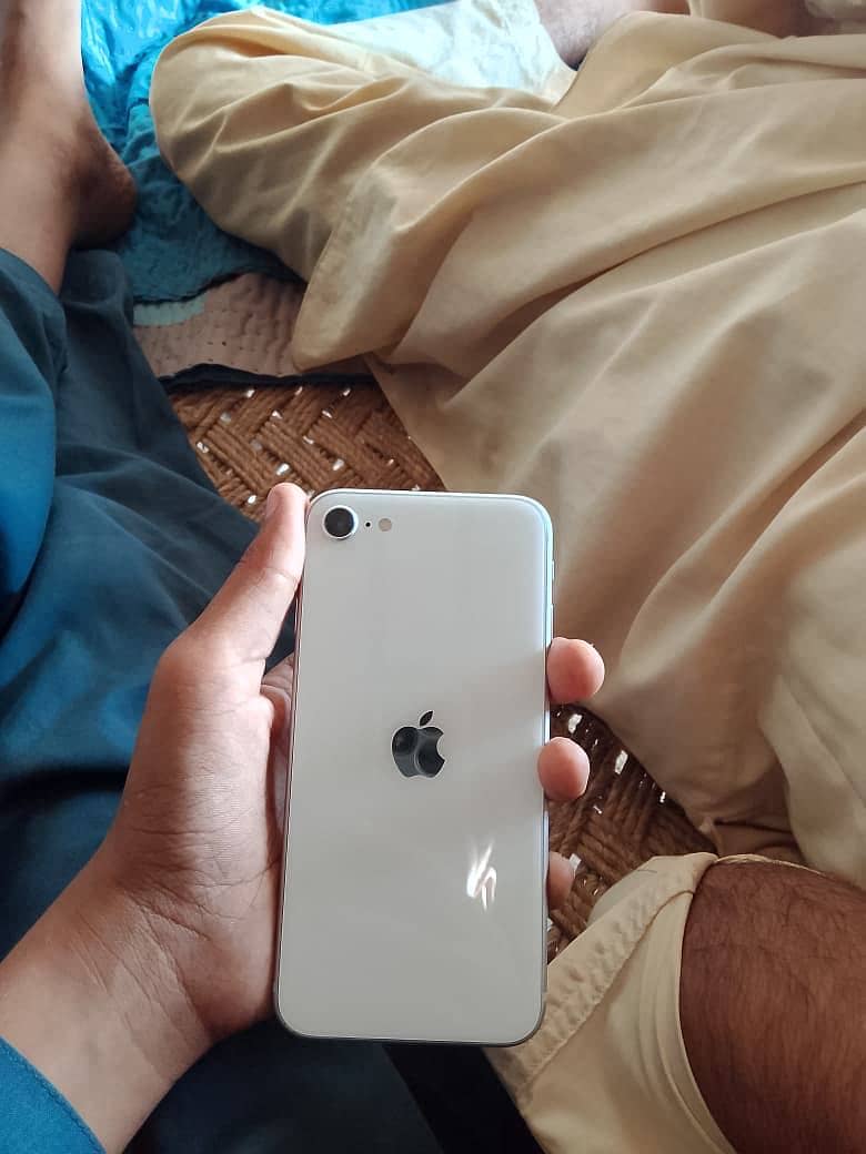 Apple iPhone 8 4