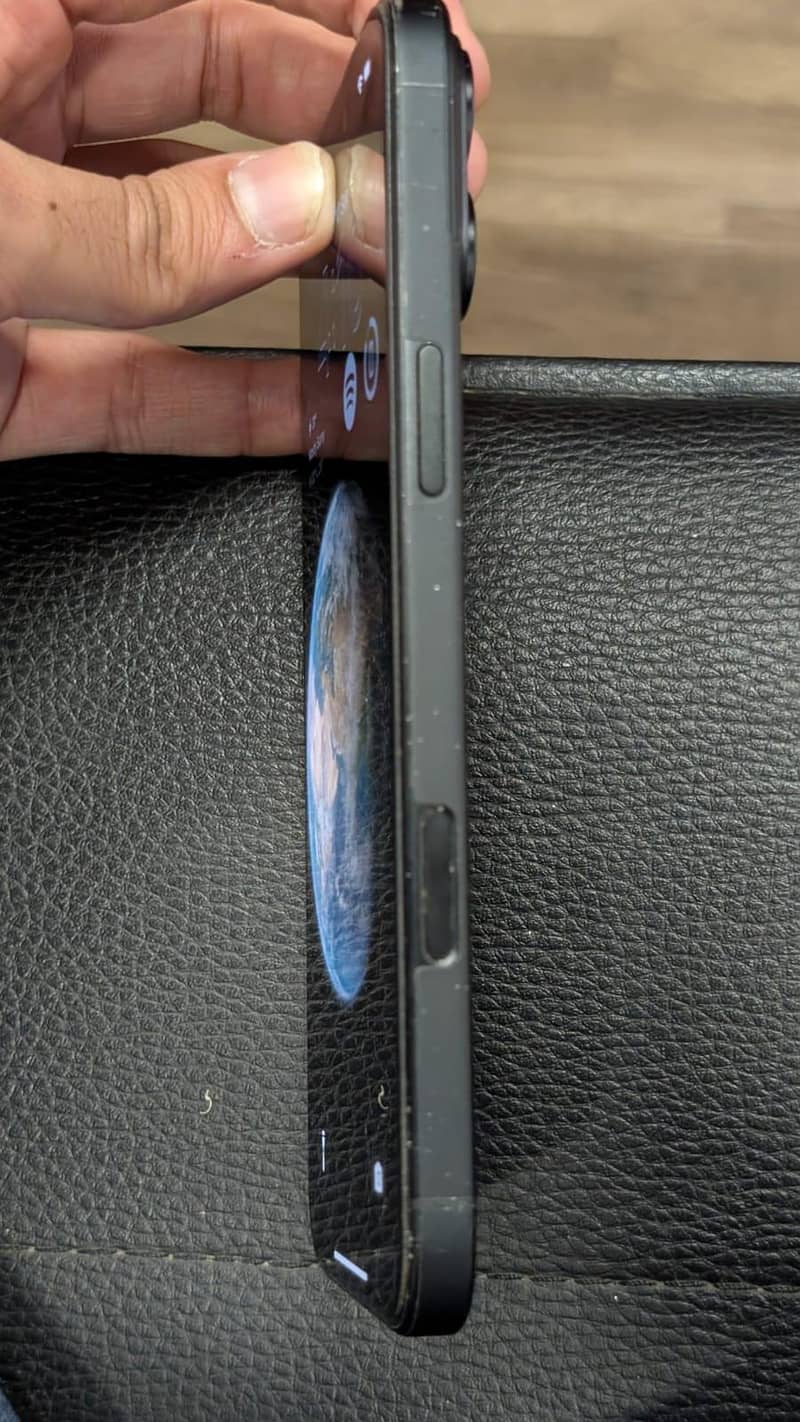 iPhone 16 Plus jv 2