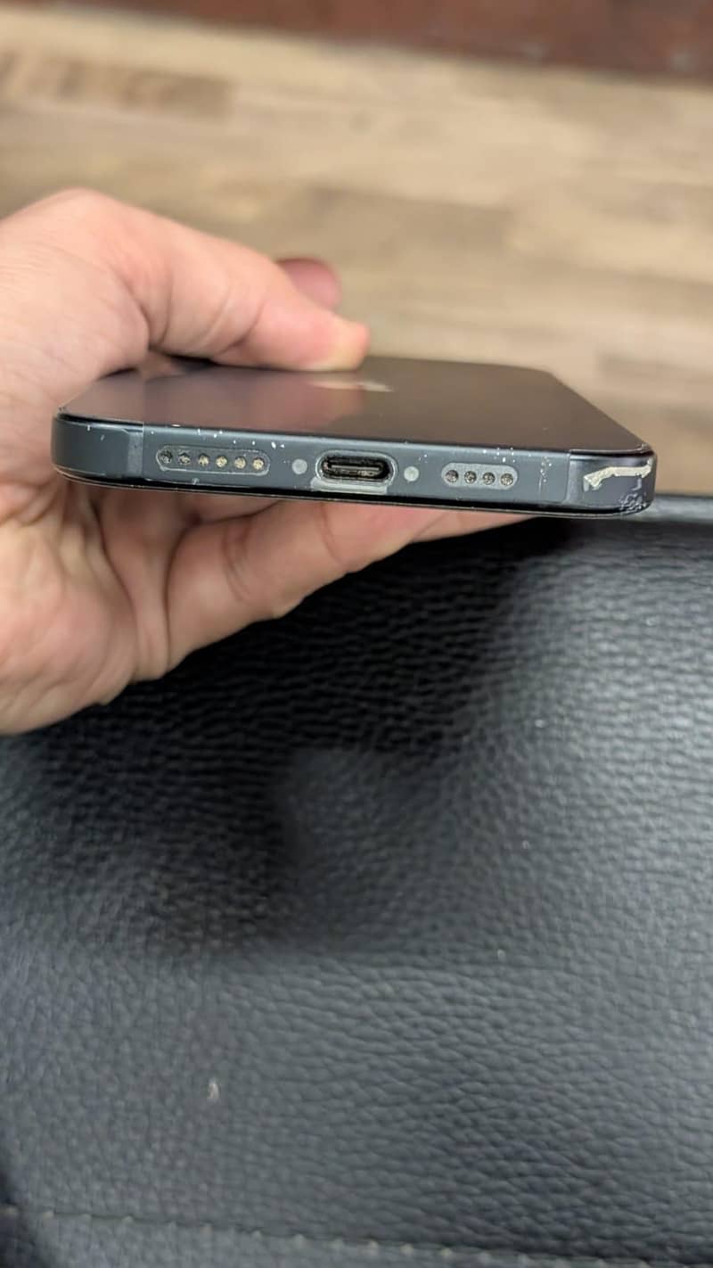 iPhone 16 Plus jv 3