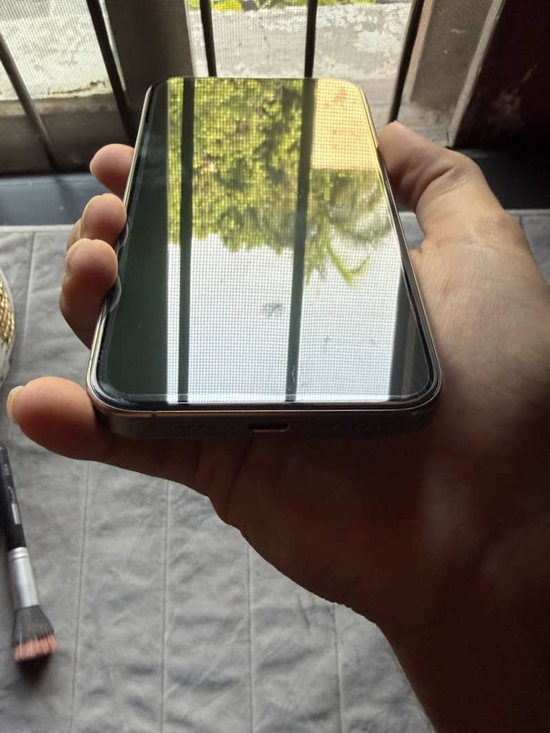 Apple iPhone 15 Pro Max 5