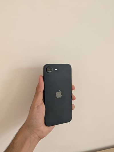 Apple iPhone 16e JV