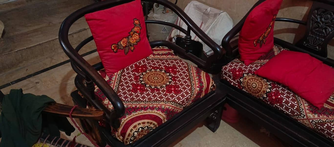 5 seater sofa set with table 2
