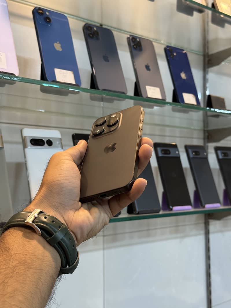 Apple iPhone 15 Pro 3