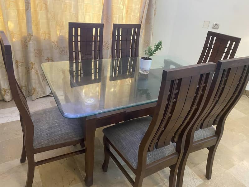 6-seater Dining Table 4