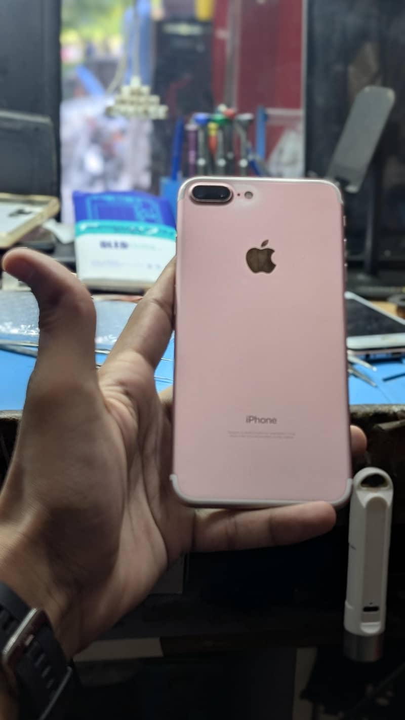 Apple iPhone 7 Plus 1