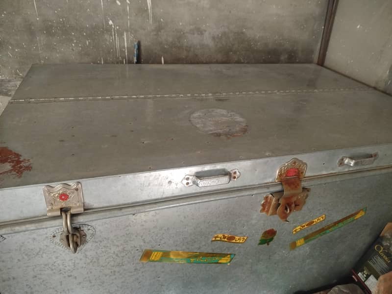 trunk 5.5 ft 2