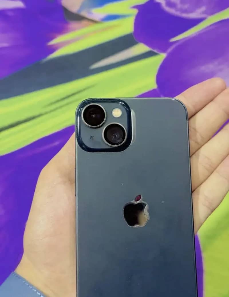 Apple iPhone 13 4