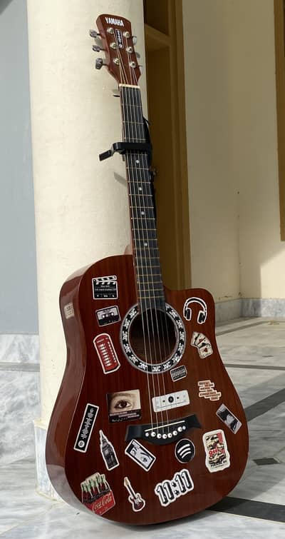 FULL SIZE GUITAR