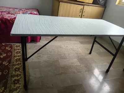 Foldable table Ideal for small space