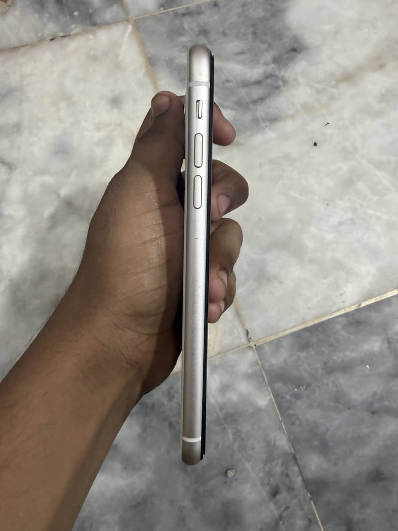 Apple iPhone 11 2