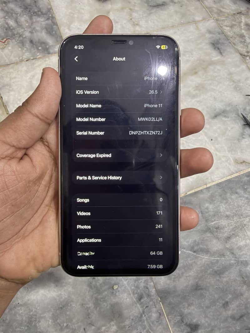 Apple iPhone 11 4