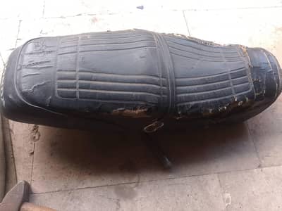 used old model CD70 seat