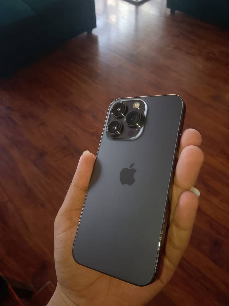 Apple iPhone 13 Pro 1