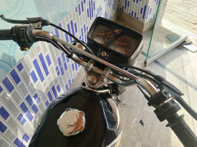 Honda 125 black foe sale