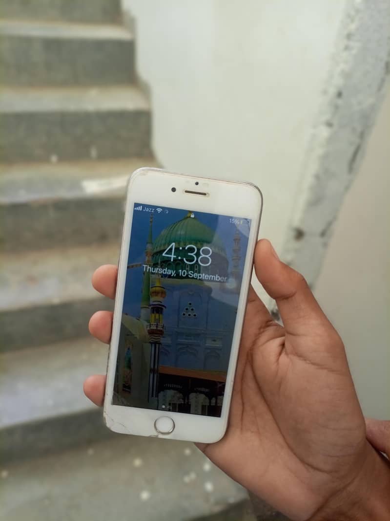 Apple iPhone 6S 1