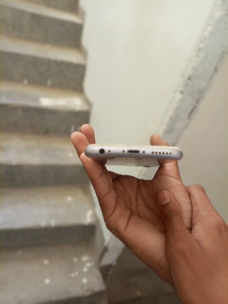 Apple iPhone 6S 6