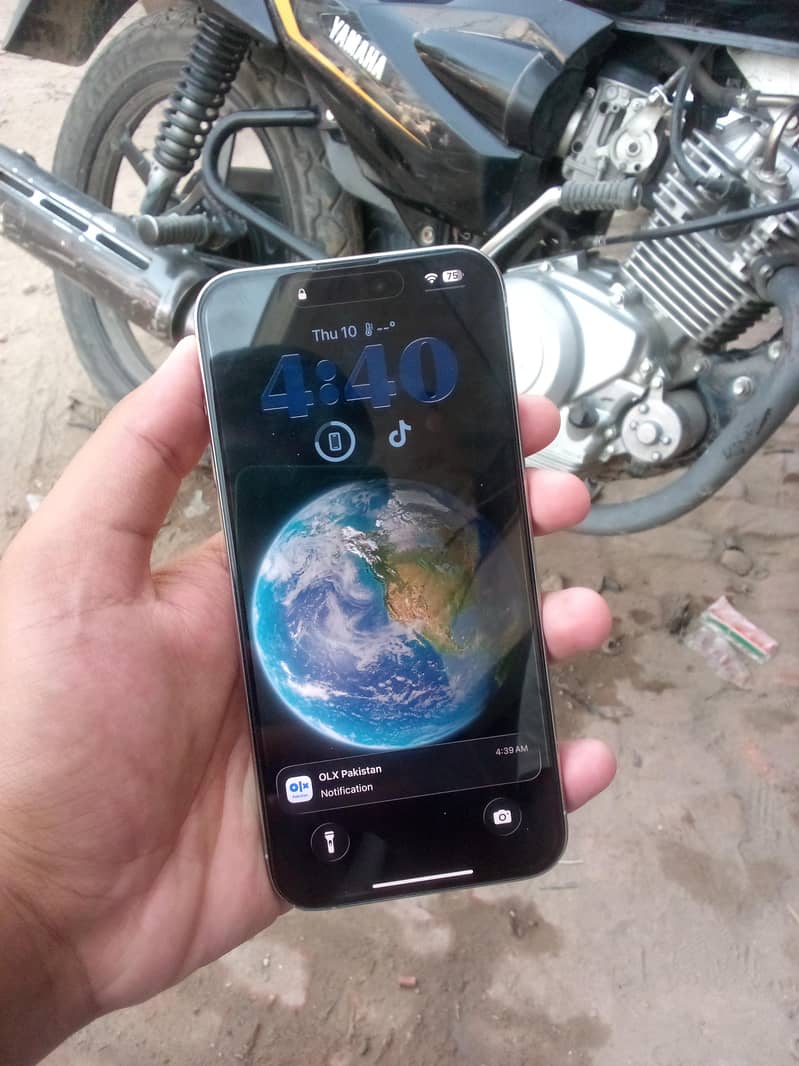 Apple iPhone 15 Pro Max 2